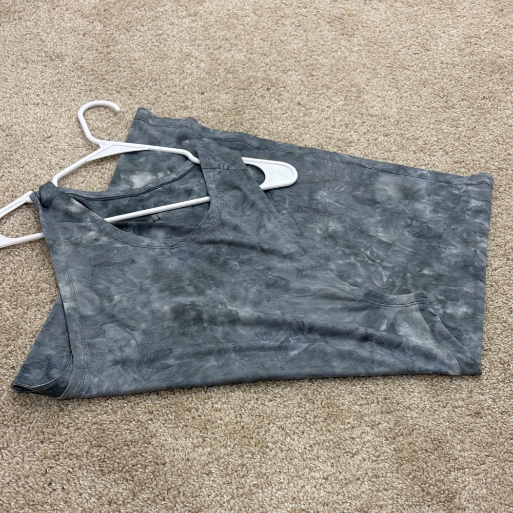 Lululemon tank top